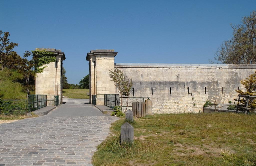 Hotel Napoleon Île dʼAix Exteriör bild